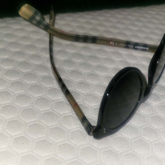 Burberry Black Sunglasses - Picture 1 of 7